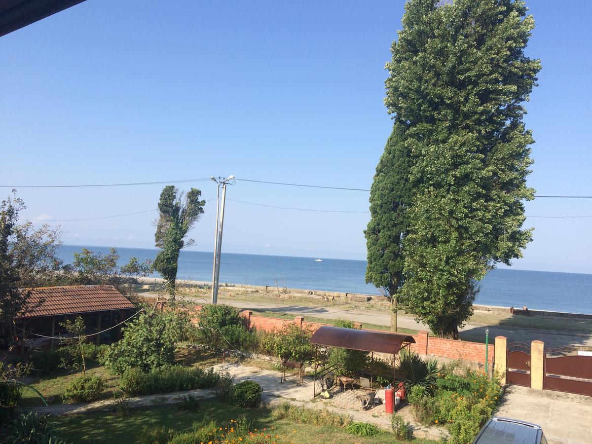 Гостевой Дом "Сария" Hotel Alakhadze Екстериор снимка