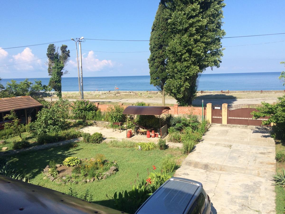 Гостевой Дом "Сария" Hotel Alakhadze Екстериор снимка