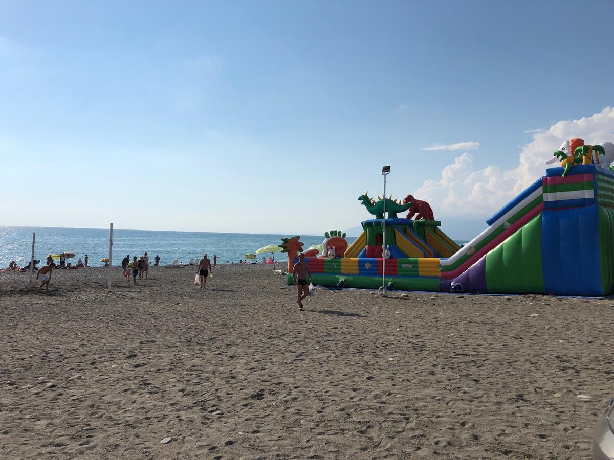 Гостевой Дом "Сария" Hotel Alakhadze Екстериор снимка